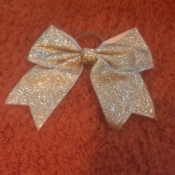 Bows - Picture 2 of 6